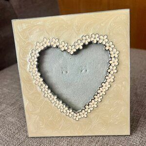 Russ Heart - shaped Picture Frame